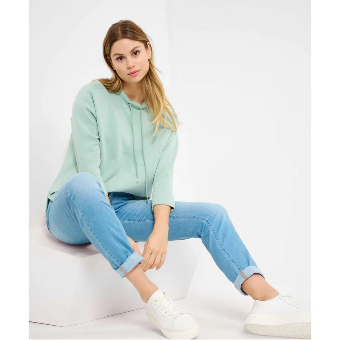 Brax Shakira Free to Move Super Stretch Denim Five-pocket Drainpipe Jeans 71-7958 Used Bleached Blue