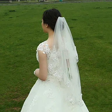 Charming Two-tier Lace Applique Edge Wedding Bridal Veil