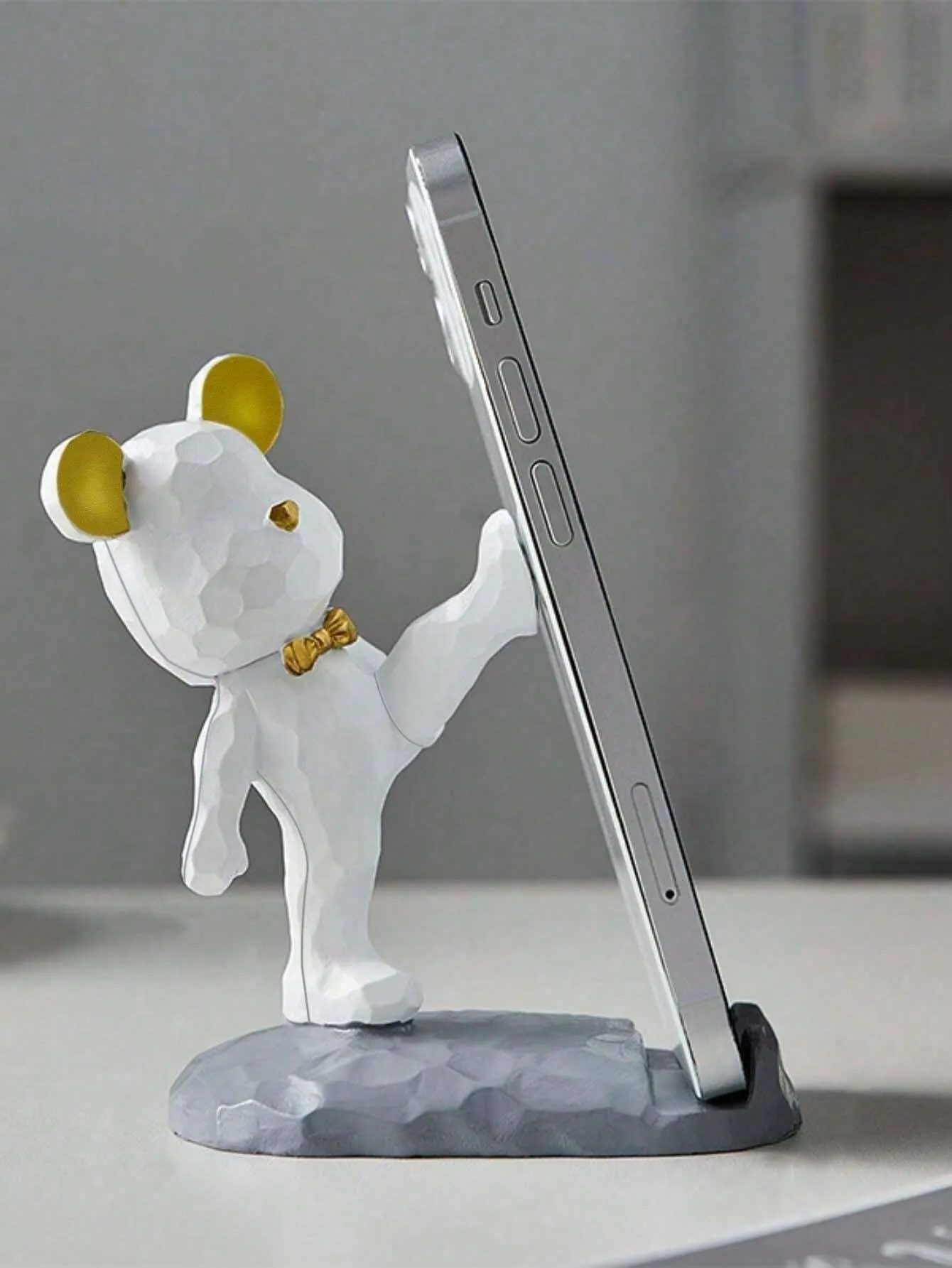 Cute Bear-Shaped Phone & Tablet Stand – Adorable Desk and Bedroom Decoration