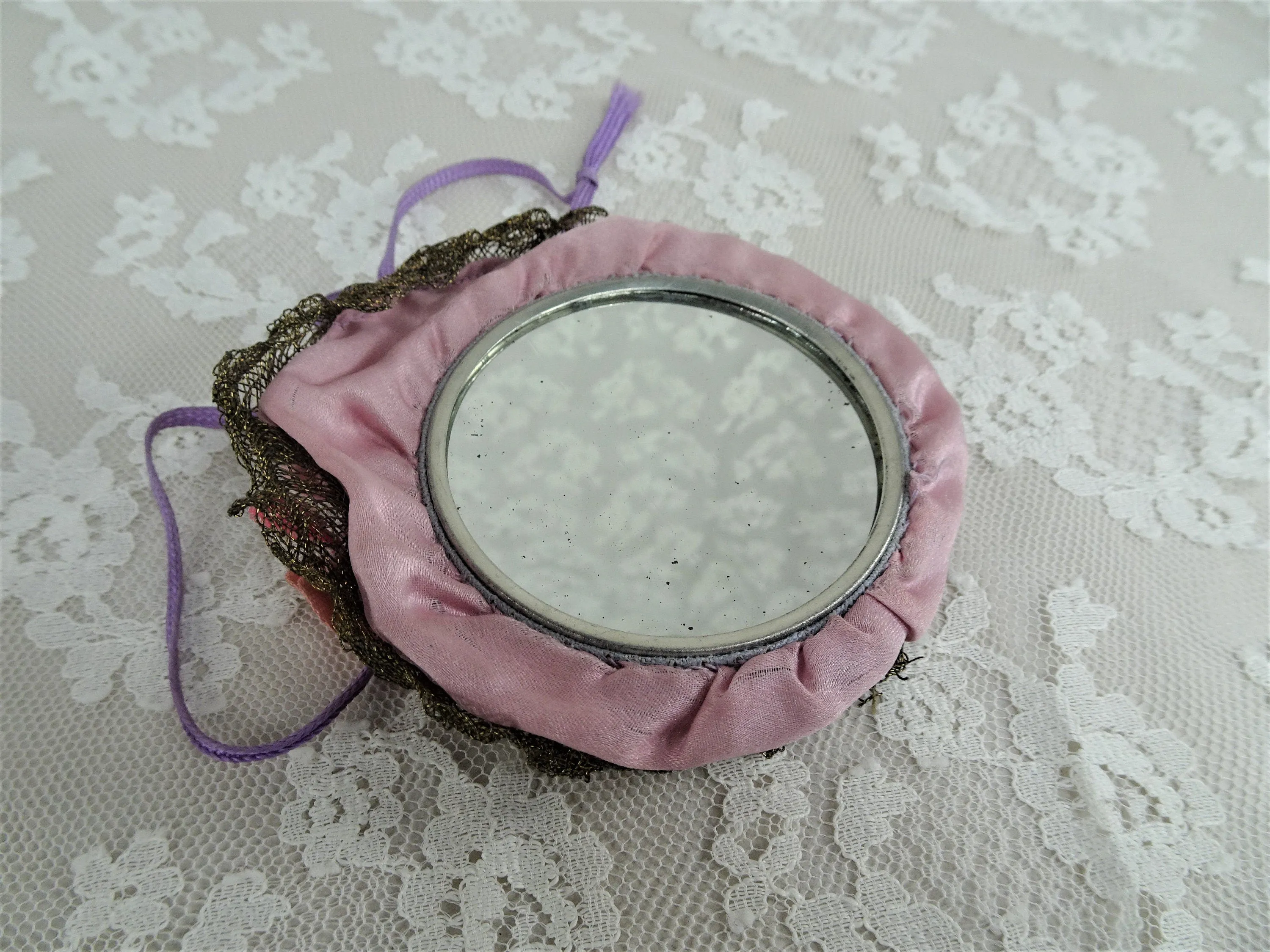 LOVELY Flapper Era Powder Puff Purse Bag, Beautiful Art Deco 20s Mirror Bag, Gold Metal Lace French Ribbon Roses, Collectible Vanity Item