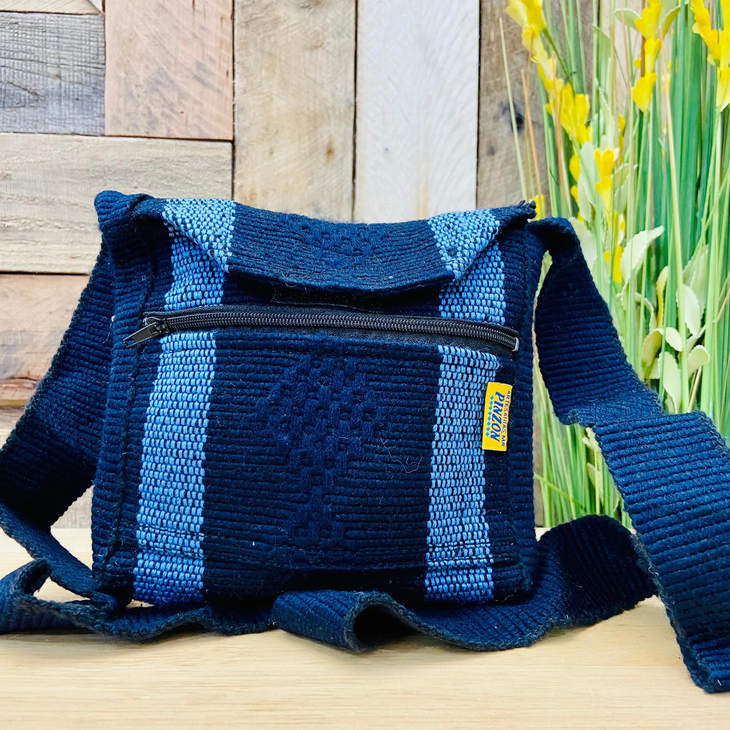 Small Crossover Square with Lid Bag