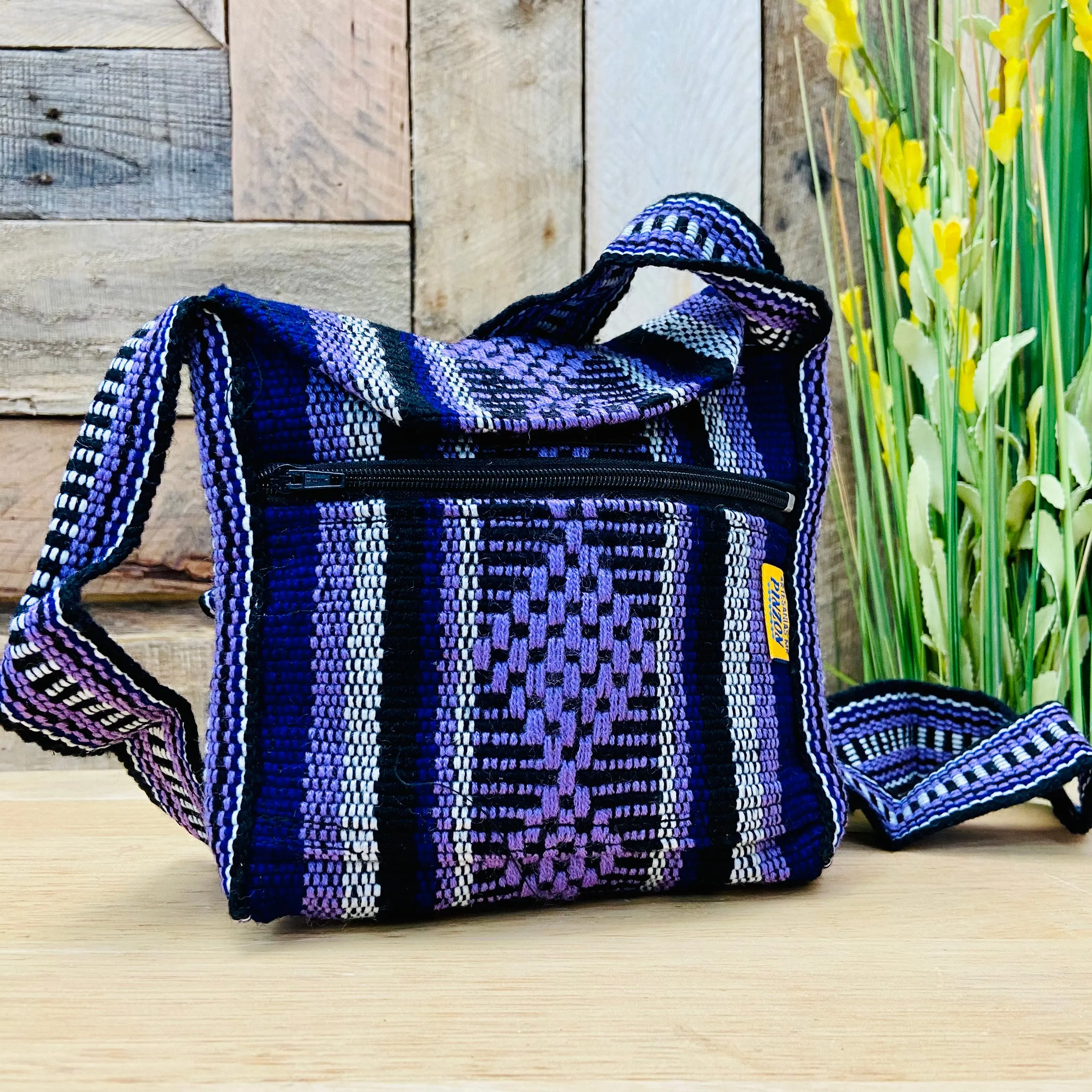 Small Crossover Square with Lid Bag